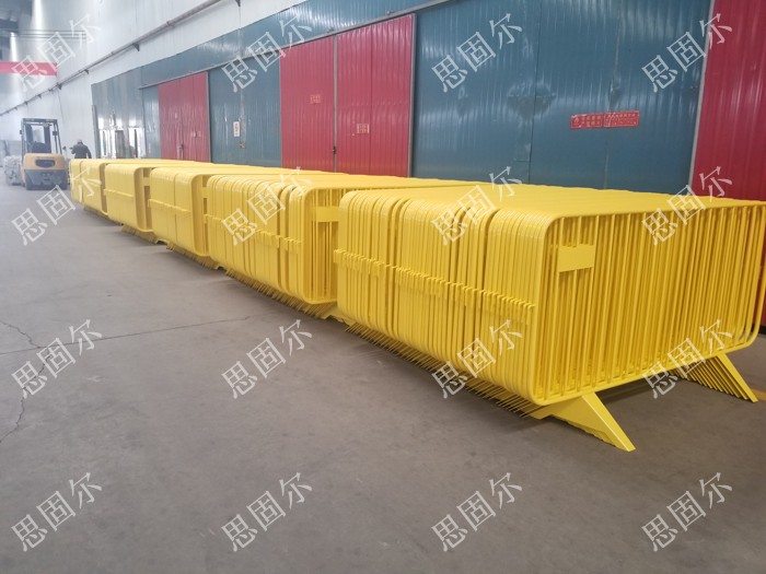 出口移動護(hù)欄待發(fā)貨